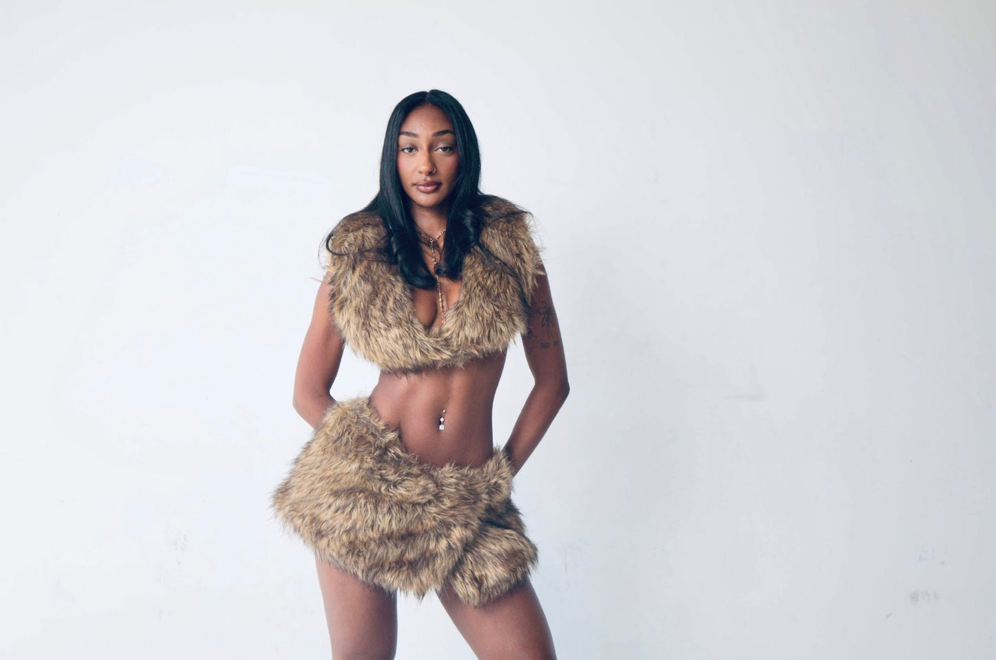 Fur halter